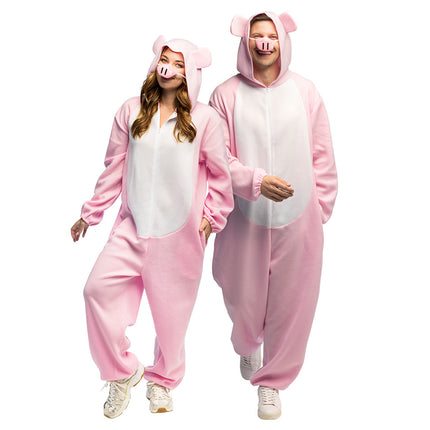 Pluche varkenspak volwassenen roze gedragen door een man en een vrouw, met witte buik en oortjes op de kap