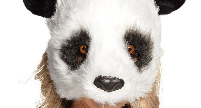 Pluchen halfmasker panda in wit met zwarte oogvlekken, ronde oren en zwarte snuit, gedragen op een dierenfeest