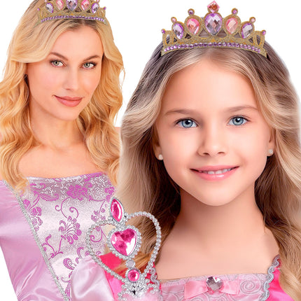 Prinsessen tiara gedragen door meisje en vrouw bij een roze prinsessenjurk