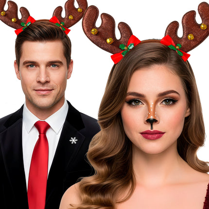 Rendierhoorntjes diadeem gedragen door een man en een vrouw tijdens een kerstborrel