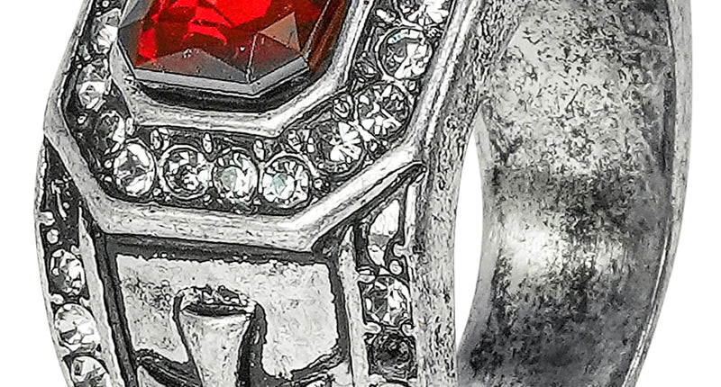 Ring met rode edelsteen en strass, zilverkleurig met kruismotief op de zijkant, voor heren