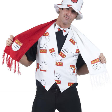 Rood-witte sjaal Keulen los over de schouders gedragen bij een carnavalsoutfit in Kölle-stijl