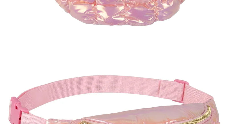 Roze pomponheuptasje met glanzend gewatteerd voorpand, gouden rits en verstelbare band voor een festival
