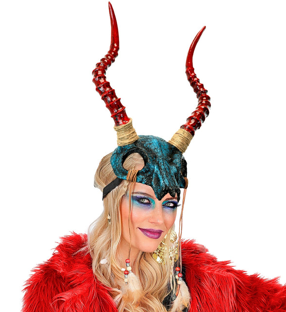 Sjamaan masker stier schedel op blond haar, blauwe schedel met rode hoorns en kralenkoordjes