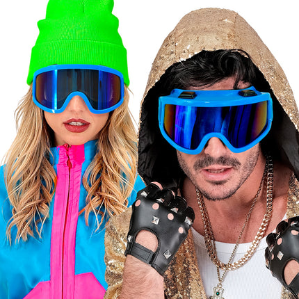 Skibril blauw gedragen door dame en heer bij een jaren 80-feestlook