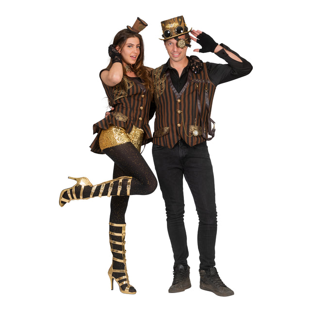 Steampunk pak Anne gedragen met kanten handschoenen en hoge sandalen tijdens een themafeest