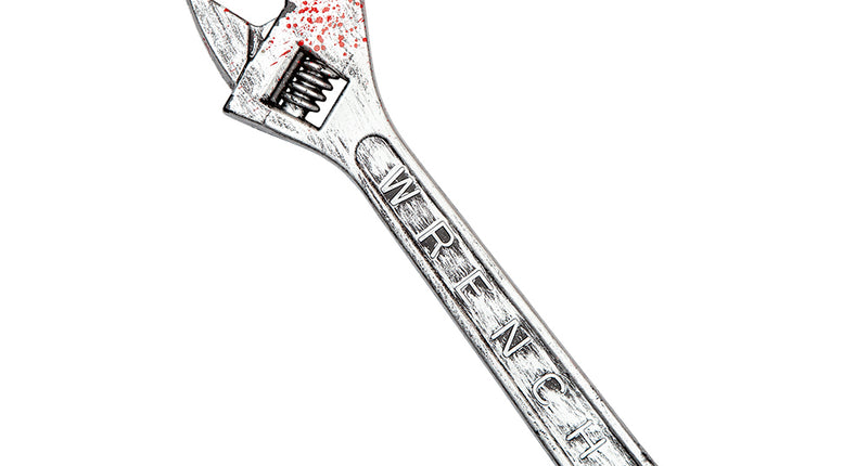 Stoere nep Baco in zilvergrijs met rode bloedspatten op de bek en opdruk WRENCH in de steel
