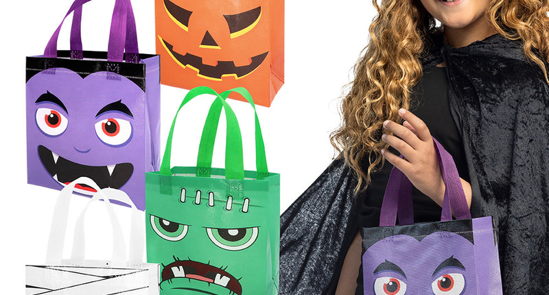 Tasje Halloween trick or treat als oranje pompoen, paarse vampier, groen monster en witte mummie, gedragen door een meisje