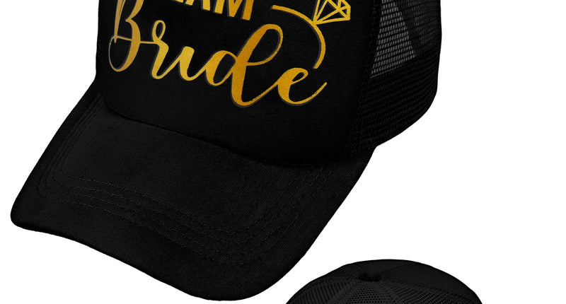 Team Bride pet zwart met gouden opdruk, voor- en achterzijde met verstelbare clipsluiting