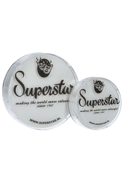 Twee potjes witte aquaschmink Superstar naast elkaar met opdruk op het deksel