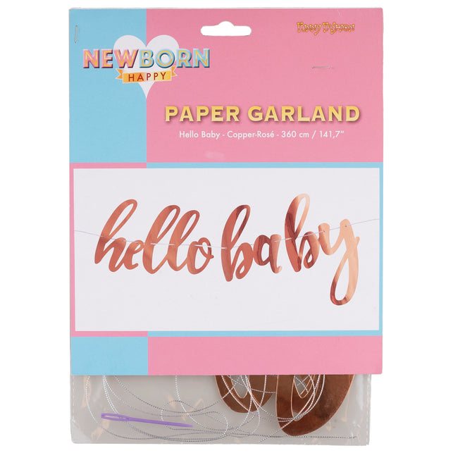 Verpakking van de Hello Baby slinger 360 cm met opgerolde rosé gouden letters, koord en rijgnaald
