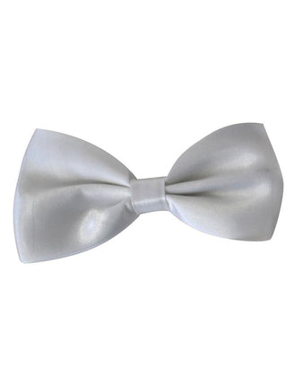 Vlinderdas wit voorgeknoopt van glanzend polyester met strak middenbandje, 12,5 cm breed