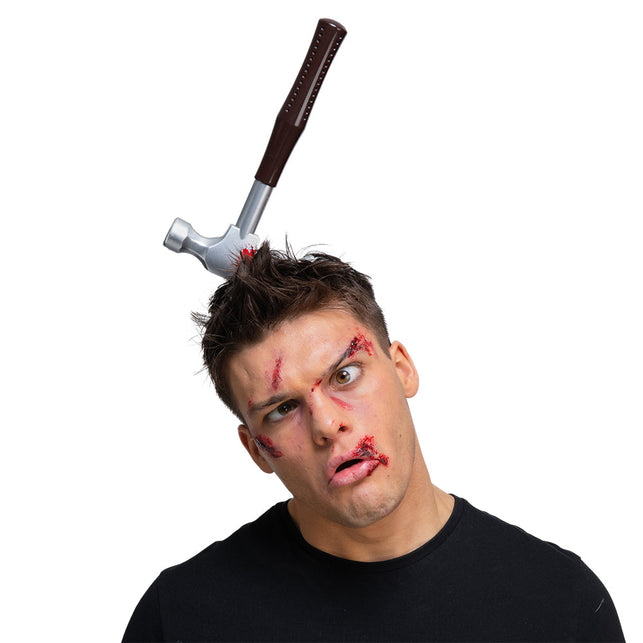 Wicked Costumes Diadeem hamer in hoofd