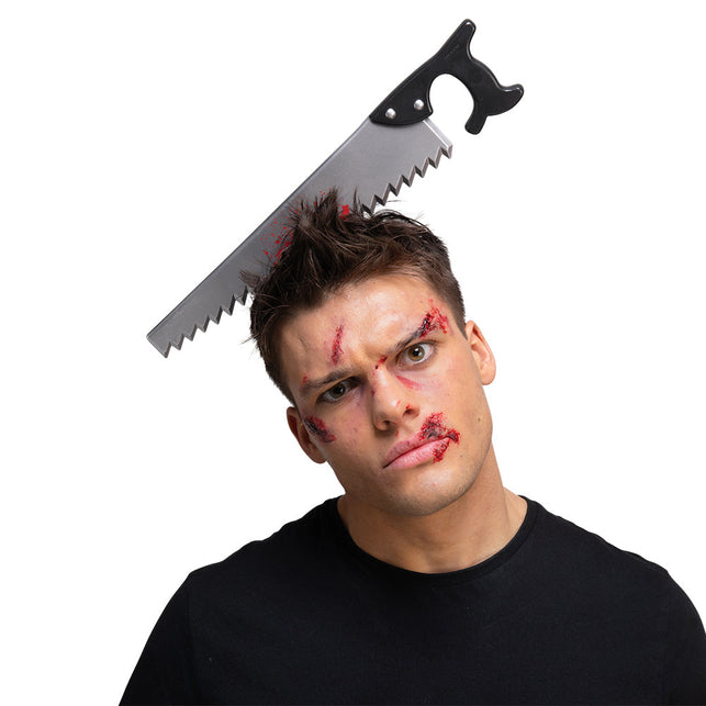 Wicked Costumes Diadeem zaag in hoofd