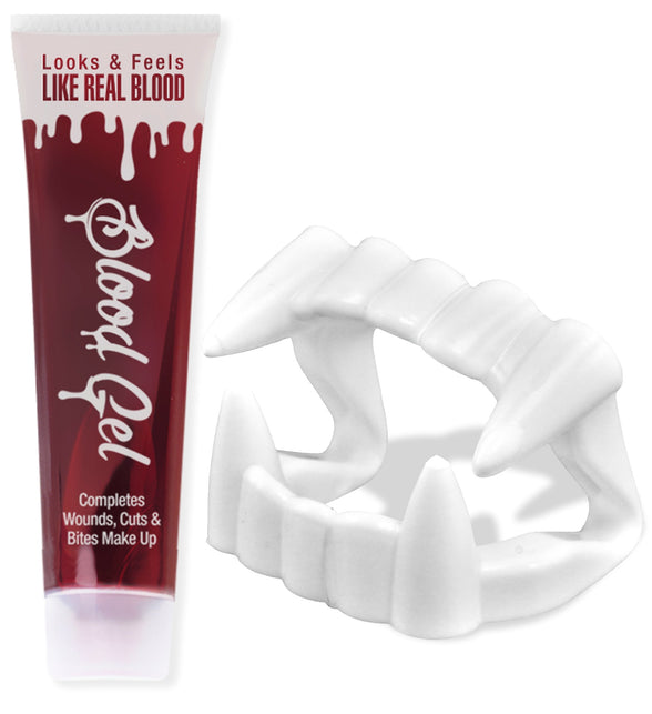 Wit vampiergebit met lange hoektanden naast tube rode bloedgel van 28 ml