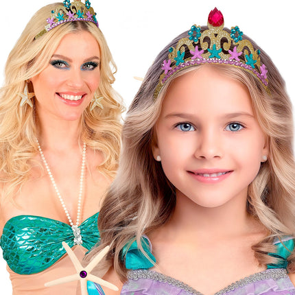 Zeemeermin tiara gedragen door vrouw en meisje bij een sprookjesfeest