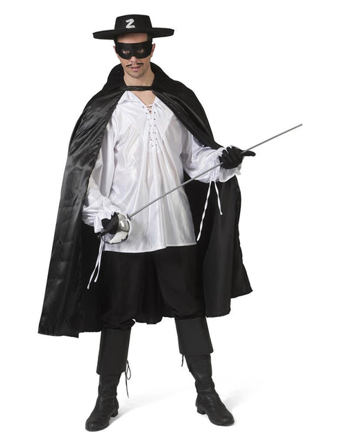 Zwarte cape Zorro met glans op model met wit hemd, glanzende zwarte stof, voor een themafeest