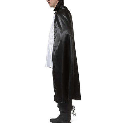 Zwarte cape Zorro met glans van opzij, glanzend zwart en vallend tot rond de knie
