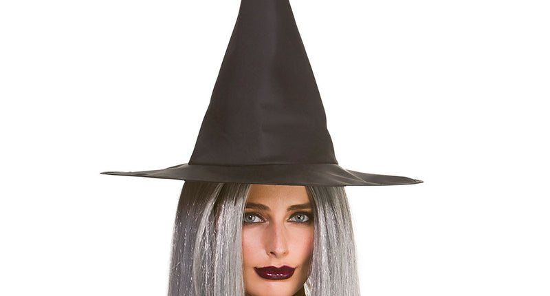 Zwarte heksenhoed Patty van nylon met hoge punt, gedragen boven lang grijs haar voor Halloween