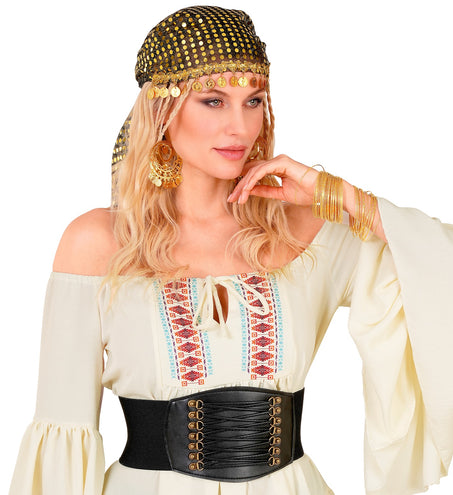 Zwarte stretch korsetriem met goudkleurige oogjes over een witte blouse op de taille